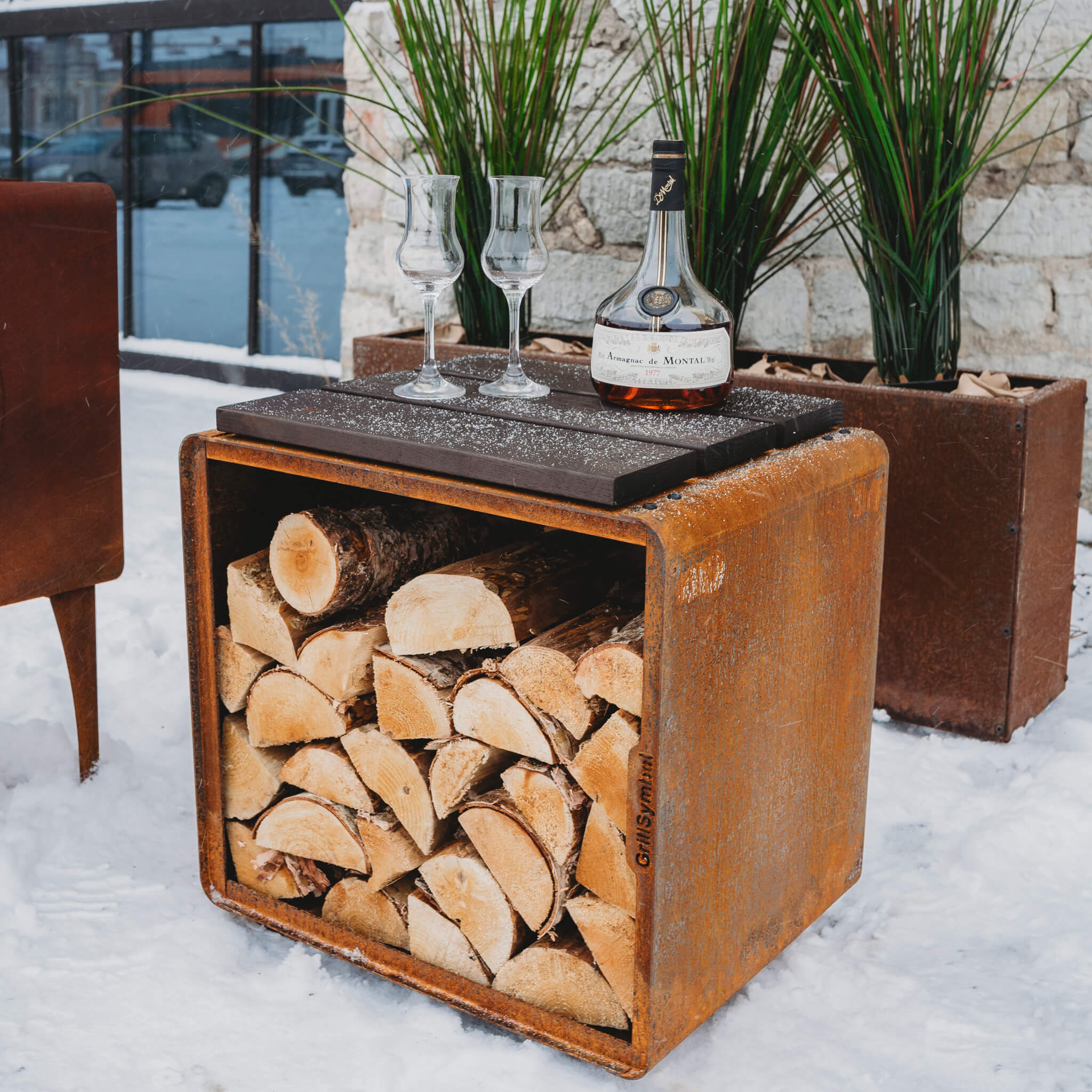 Puukori Enzo S – Corten Teräs 48 × 47 × 37 cm