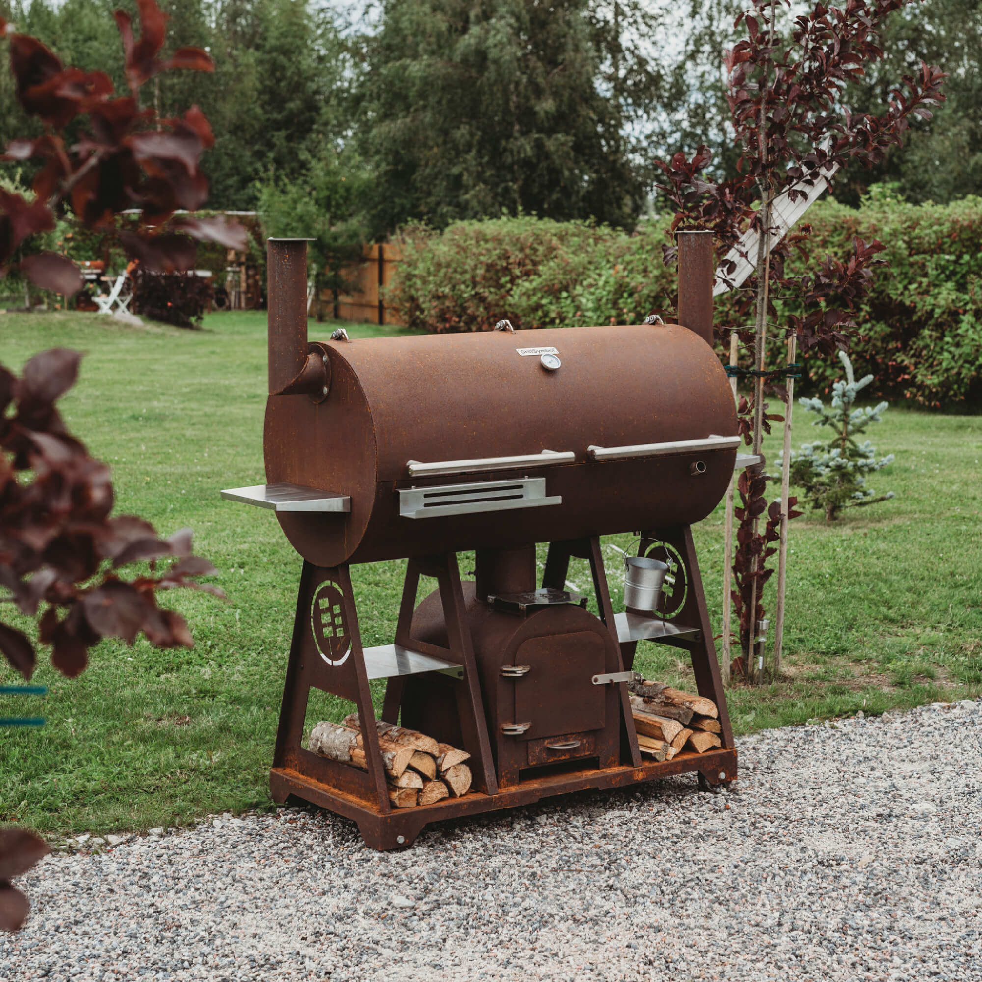 Savustusgrilli Smoky Beast XL – Corten Teräs 1,29 m²