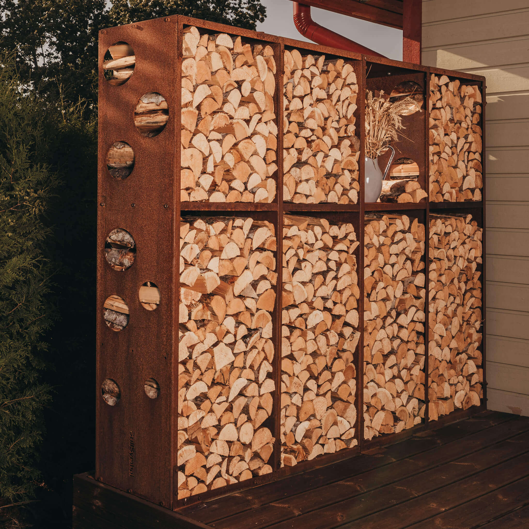 Halkoteline Woodstock 4 – Corten Teräs 237 × 37 × 170 cm